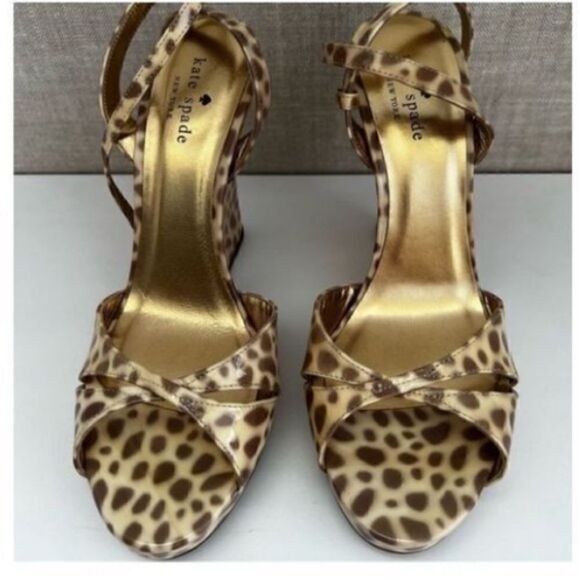 Kate Spade Women’s Size 9.5 Cindy Wedge Heels Tan Patent Leather Giraffe Print - Picture 4 of 13